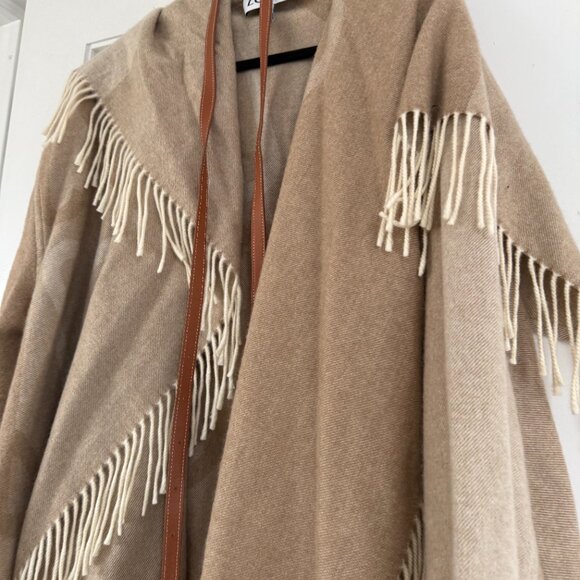 Loewe Cape Blanket Shawl Fringe In Neutral Cashmere Wool With Belt Sz 36 - Picture 6 of 12